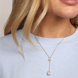 “I gotta have that” gold necklace